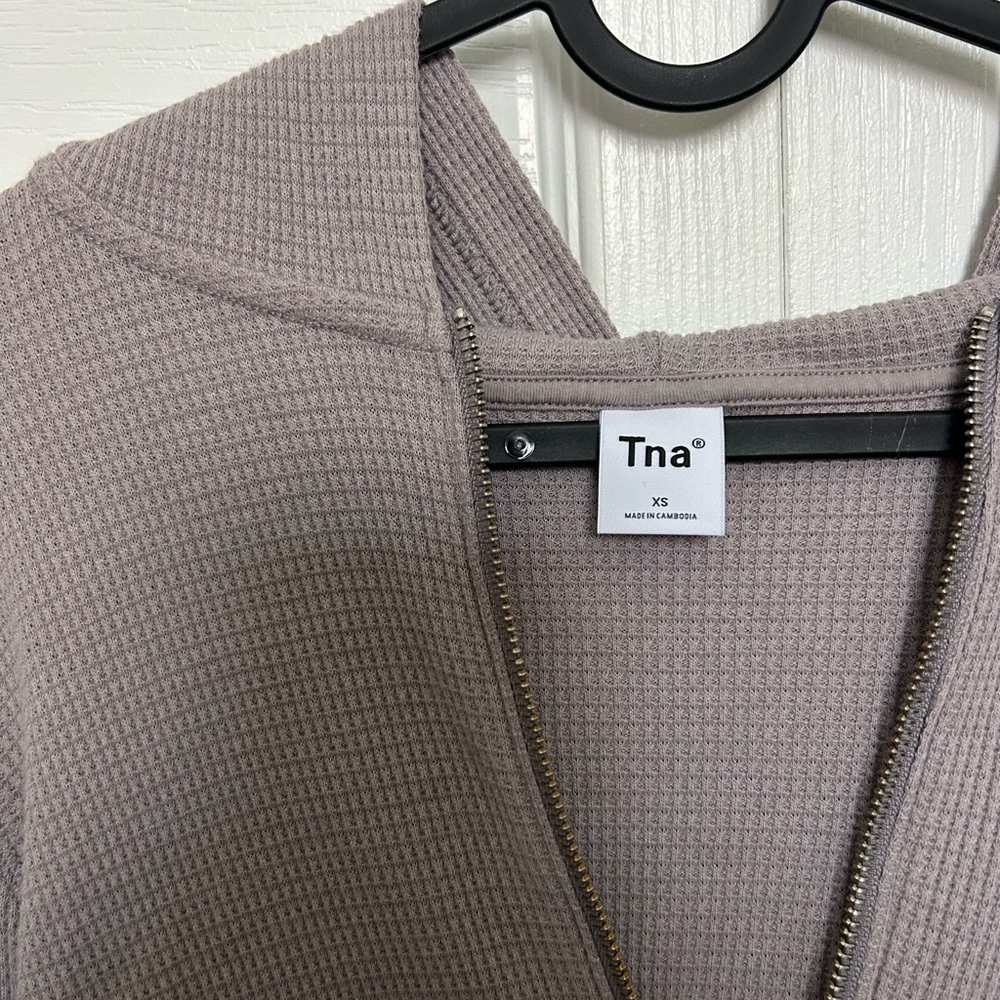 Aritzia Zip up!
